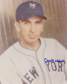 Carl Hubbell Autographed New York Giants 8x10 Photo - Deceased Hall of Famer
