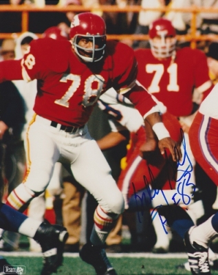 Bobby Bell Autographed Kansas City Chiefs 8x10 Photo with HALL OF FAME Inscription
