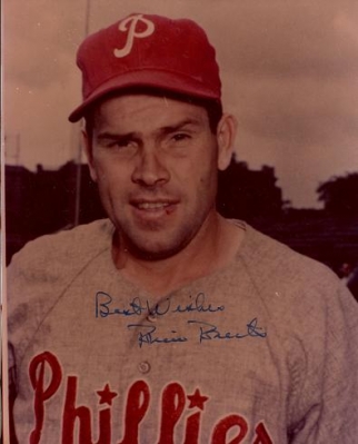 Robin Roberts Autographed Philadelphia Phillies 8x10 Photo
