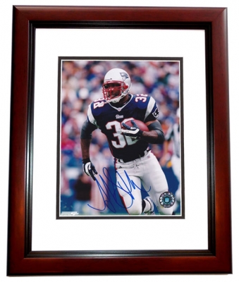 Antowain Smith Autographed New England Patriots 8x10 Photo MAHOGANY CUSTOM FRAME - 2x Super Bowl champion (XXXVI, XXXVIII)
